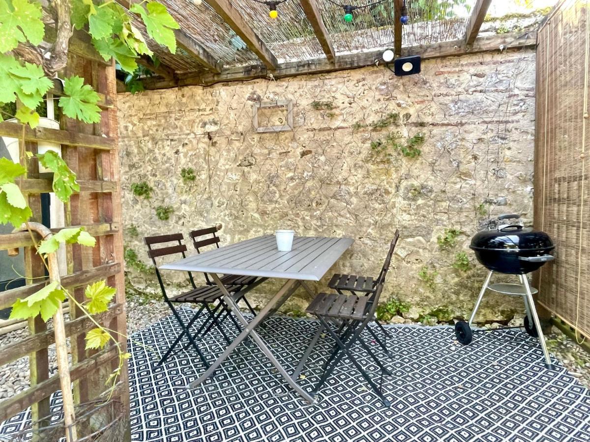 Les Regniers - 2 Gites Voisins Pour Familles Et Groupes Eynesse Exterior foto